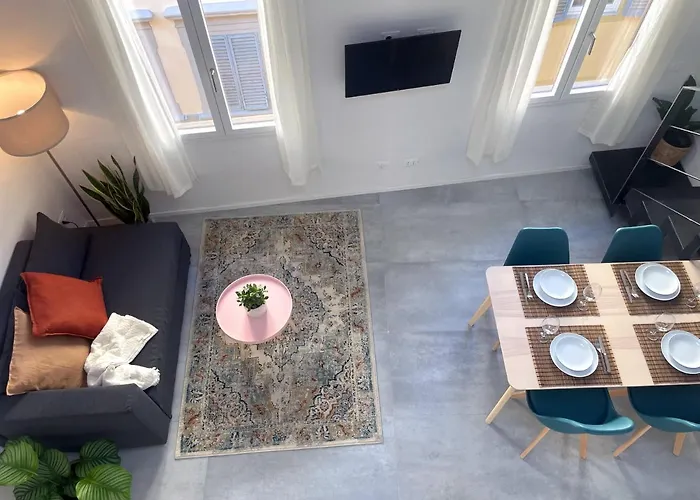 Newly Renovated Modern&Bright Apt - City Center